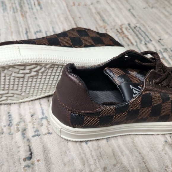 Louis Vuitton Designer Brown Sneaker Size 9 - Picture 5 of 5